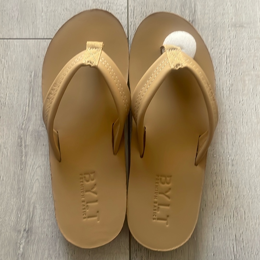 BYLT premium basics tan flip flops size 9 / 40 nwot